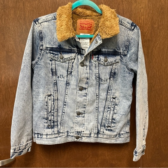 Levi's fleece lined light wash denim jean jacket- NWT- youth L (12